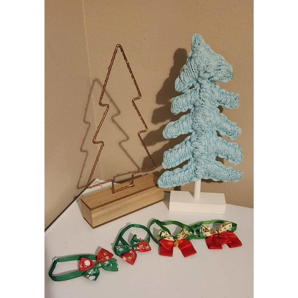 Christmas set of 4 cat collars 2 bells with bow and 2 just bows holiday pet